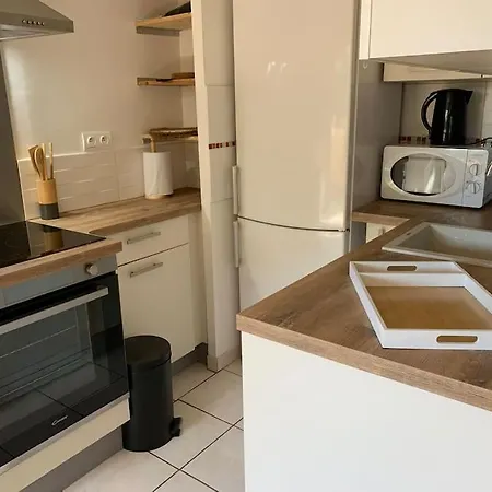 Apartamento T2 Rénové Proche Et Commerces
