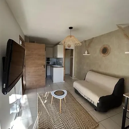 Apartment T2 Renove Proche Et Commerces